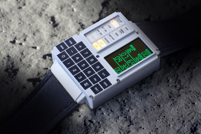 Часы-калькулятор DSKY Moonwatch в стиле космического компьютера оценили в £649