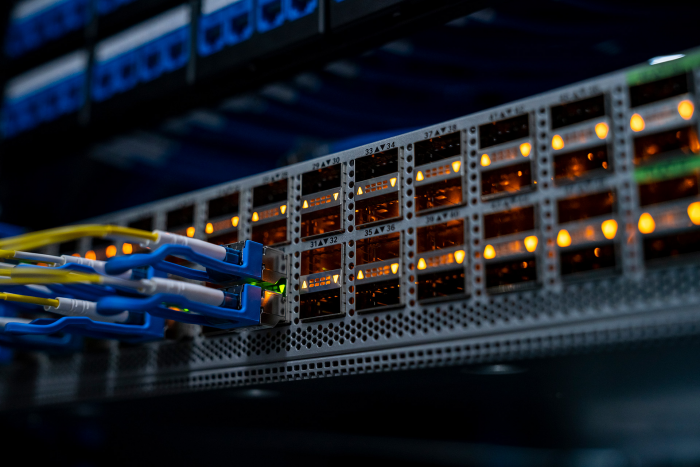 Невидимые угрозы: что скрывается за удобством Wi-Fi, Bluetooth и NFC