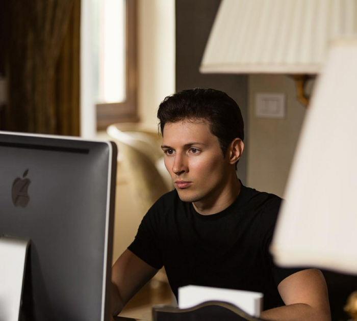 Мечтал стать не богатым, а свободным: о чём Павел Дуров рассказал в интервью Такеру Карлсону