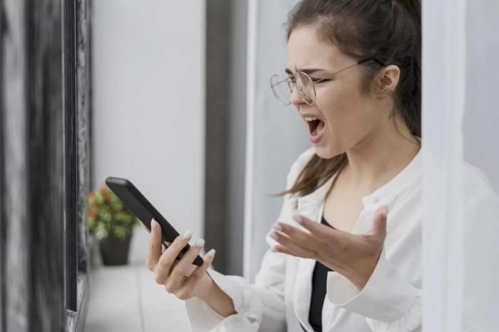 Шпионы у вас дома: эксперт предупредил об опасности смартфонов и колонок