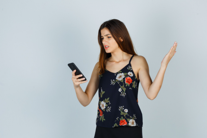 В Псковской области пожаловались на массовую блокировку сим-карт