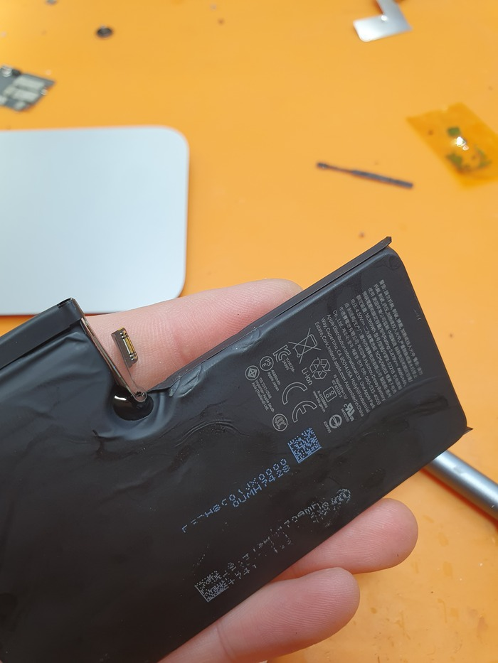 IPhone 16 Pro Max. История зарядки от повербанка