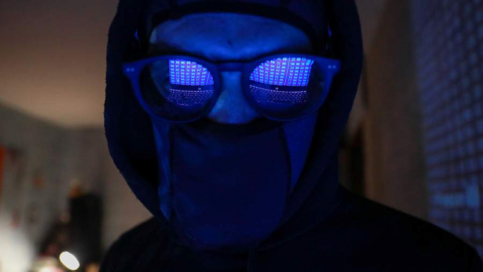 Предъявить набор: мошенники начали запугивать россиян блокировкой телефона