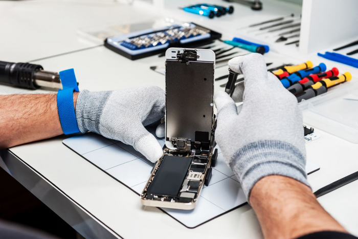 HONOR: каждый третий россиянин бросал смартфон в гневе