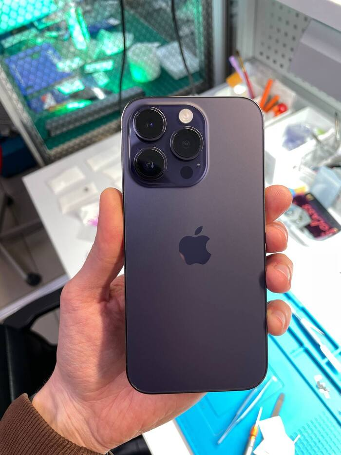 Замена корпуса на iPhone 14 Pro в Санкт-Петербурге. Ужасное состояние телефона после замены крышки лазером без разбора. Стоит ли это того?