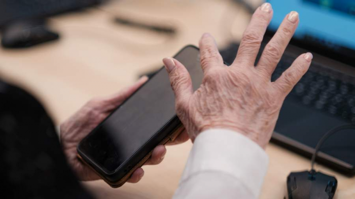 Предъявить набор: мошенники начали запугивать россиян блокировкой телефона