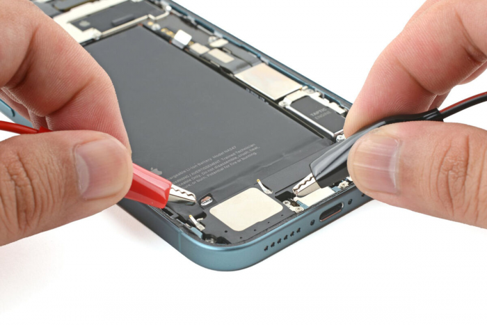 iPhone 16 получил рекордные 7 баллов из 10 по шкале ремонтопригодности iFixit