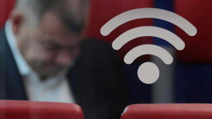 Эксперт рассказал об опасности включенного Wi-Fi в общественных местах