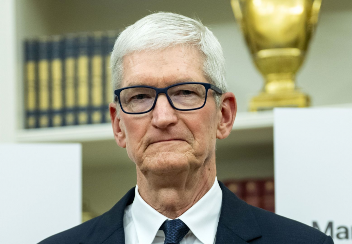 FT: Тим Кук готовится уйти с поста гендиректора Apple после 14 лет руководства