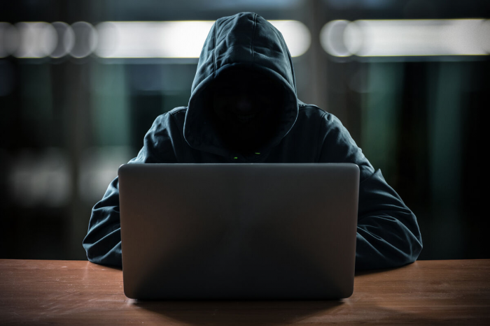 Эксперт Морев: перед "Черной пятнице" мошенники рассылют APK-файлы под видом купонов