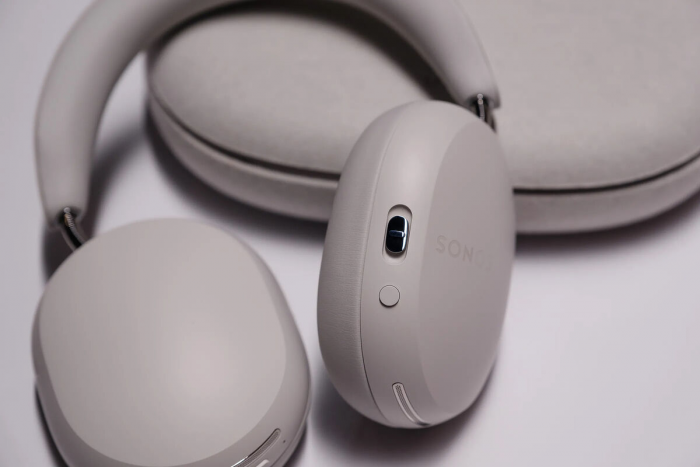 Engadget: Sonos показала конкурирующие с Apple AirPods Max наушники Ace за $450